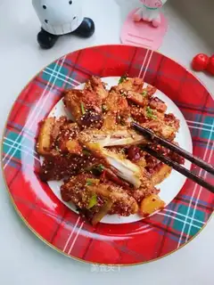 Potato fries with chicken wings