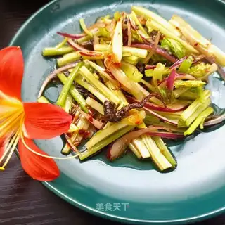 Celery with greasy chicken