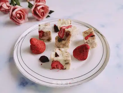 Strawberry dry souffle