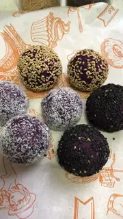 Potato cheese sesame ball