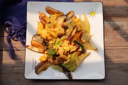 Egg fried mushrooms