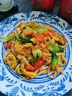 Tomato egg noodles