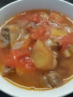 Tomato beef soup