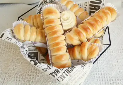 caterpillar bread