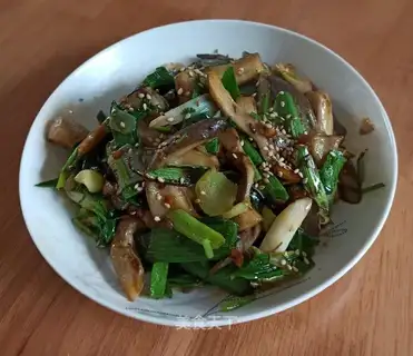 Garlic fried mushrooms