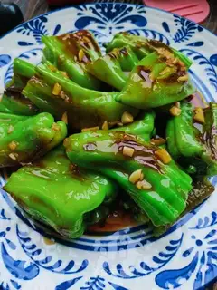 Tied chili