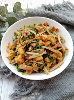 Chicken pork fried eggs