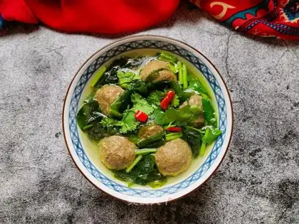 Beefballs, seaweed soup