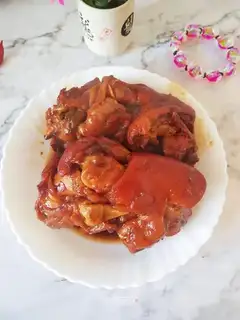 High-pressure pans burning pigs' feet