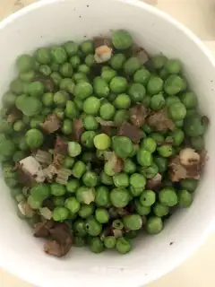 The meatloaf makes peas
