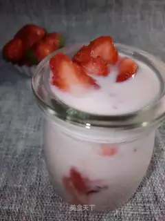 Strawberry yogurt