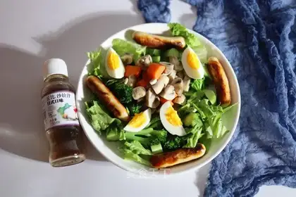 Fungus, blue chicken ham salad