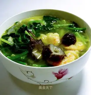 Sea cucumber spinach soup