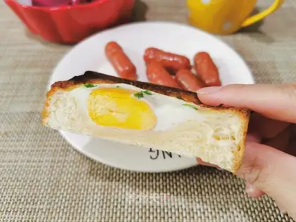 Toast eggs