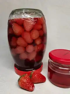 Strawberry cans