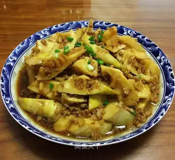 The meat and bamboo
