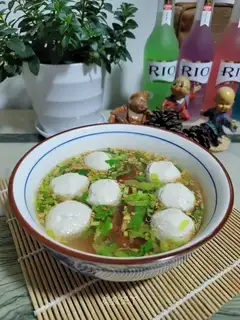 Tomato meatball soup