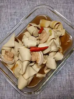 Smoky tofu skin