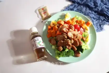 Sausage Saints of Gosse Blues salad