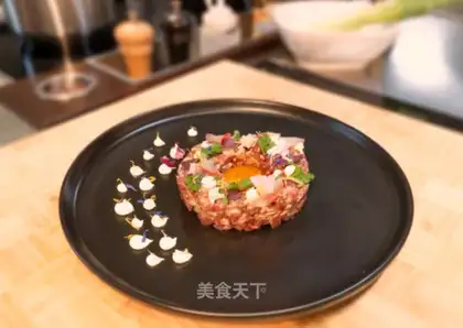 Tatar beef with organic vegetables