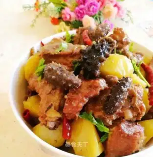 Sea cucumber ribs, potatoes