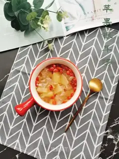 Apple silver ear soup