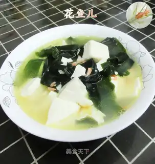 Shrimp dress with tofu soup