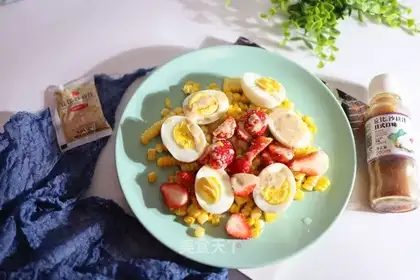 Egg cornberries salad