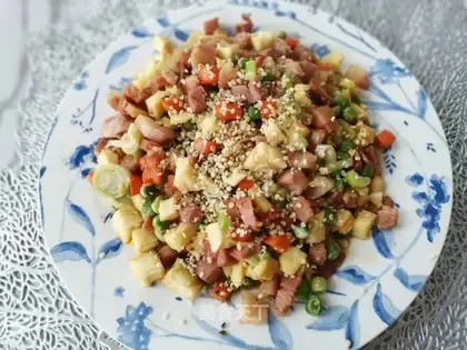 Pyramid and ham