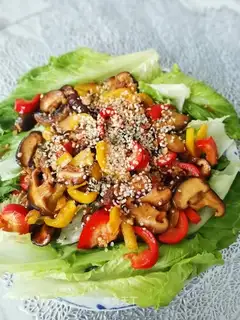 Pyramid mushroom pepper