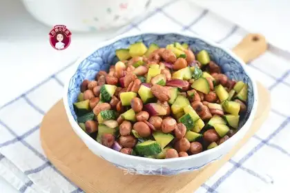 Old vinegar peanuts