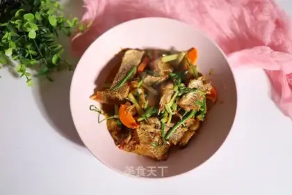 Celery makes salted fish