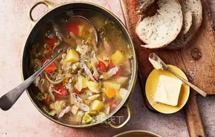Irish bacon cabbage soup