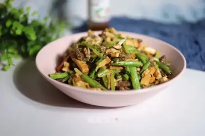Soybeans, celery, fried beef