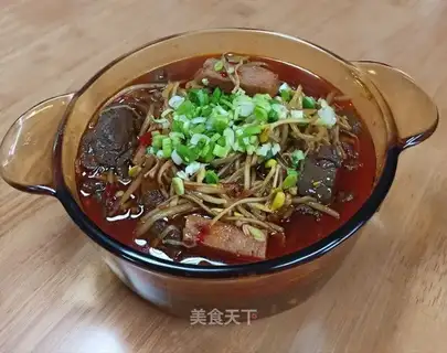 Pork's blood on the base