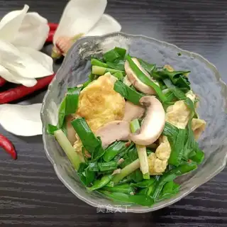 Scrambling eggs
