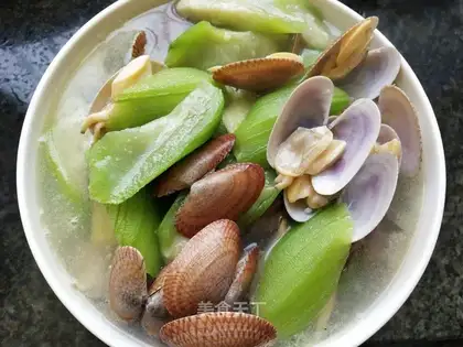 Oil and melon soup