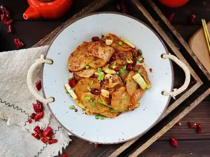 Spicy potato chips