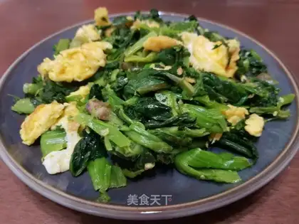 Spinach fried duck eggs