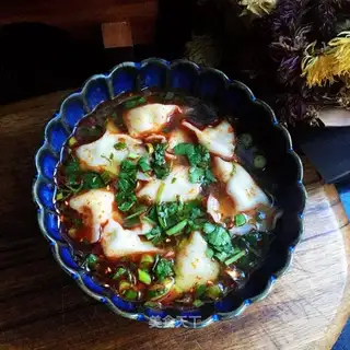 Sour soup dumplings