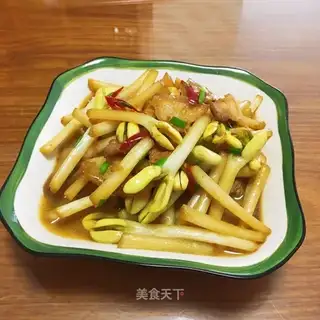 Peanut sprouts