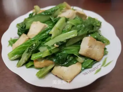 Lettuce and tofu