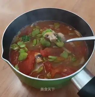 Tomato-peased mushroom soup