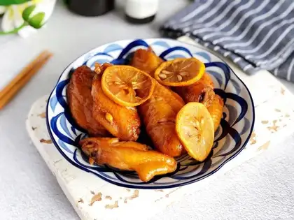 Lemon honey on the wings