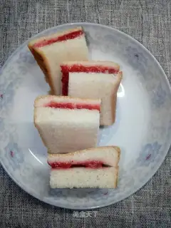 Strawberry toast