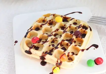 Black sesame cream waffles