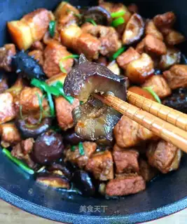 Sea cucumber pork