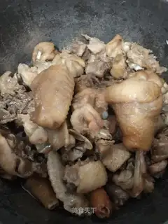 It's got the chicken surrounded by electric rice