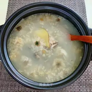A chrysanthemum soup
