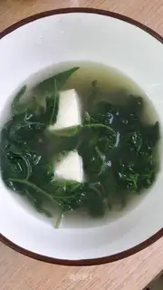 Soup with white flowers
